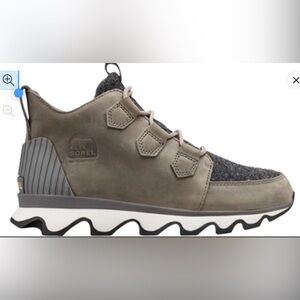Sorel kinetic caribou olive green waterproof hiking  boots
